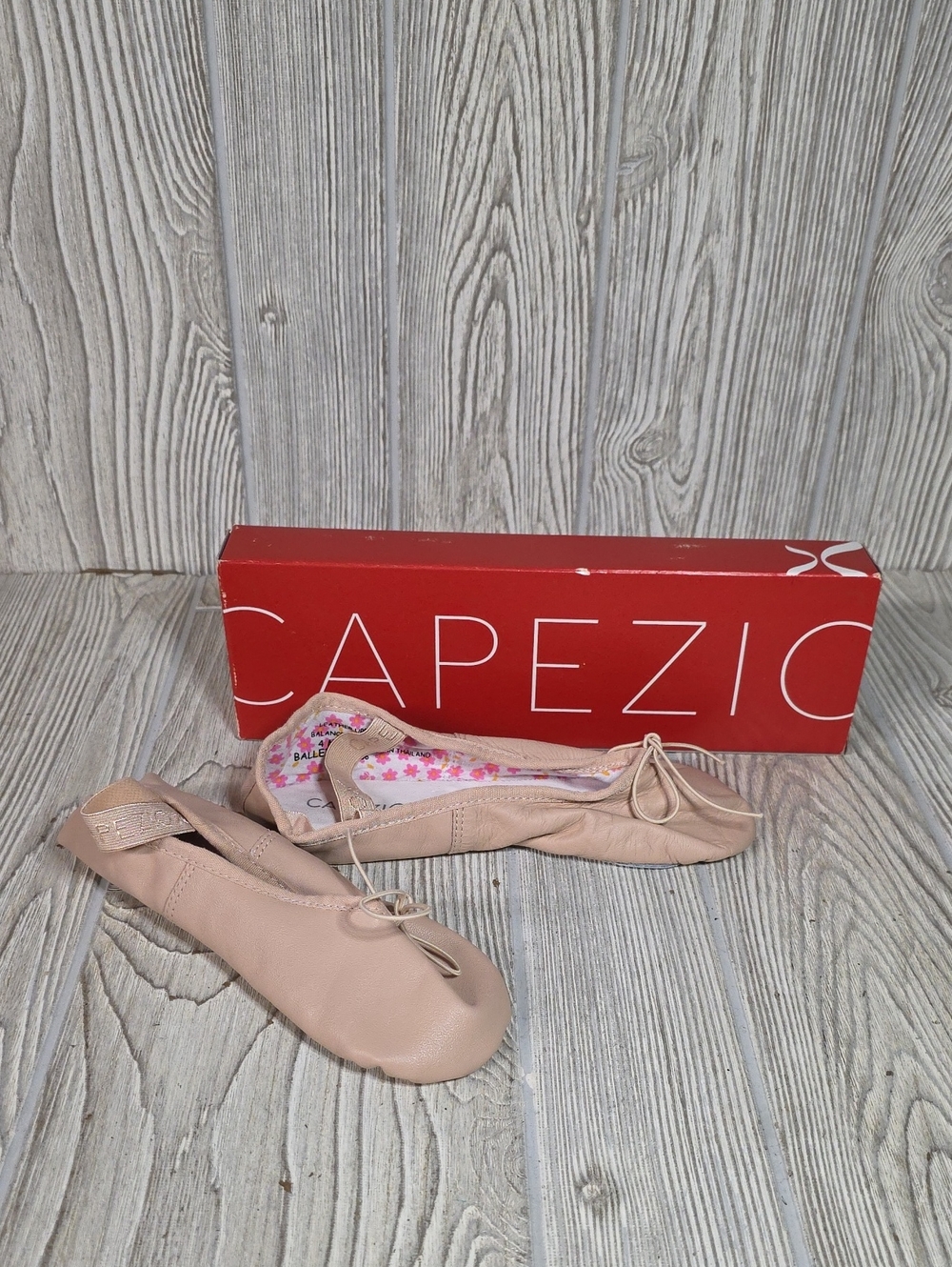 Capezio Daisy Ballet Soft Pink Leather Ballet Dance Shoes Kids Size 4 NEW